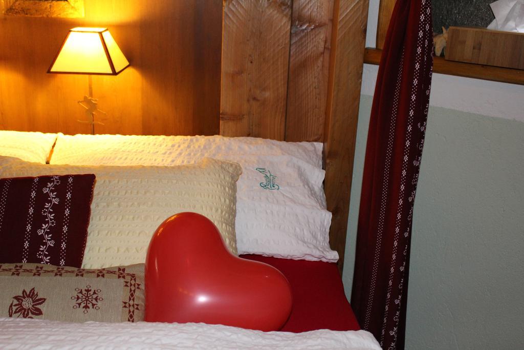 Hotel Meuble Gorret Бройл-Червиня Стая снимка
